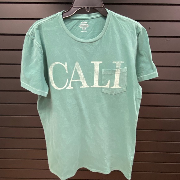 Old Navy pocket tee - Picture 1 of 5